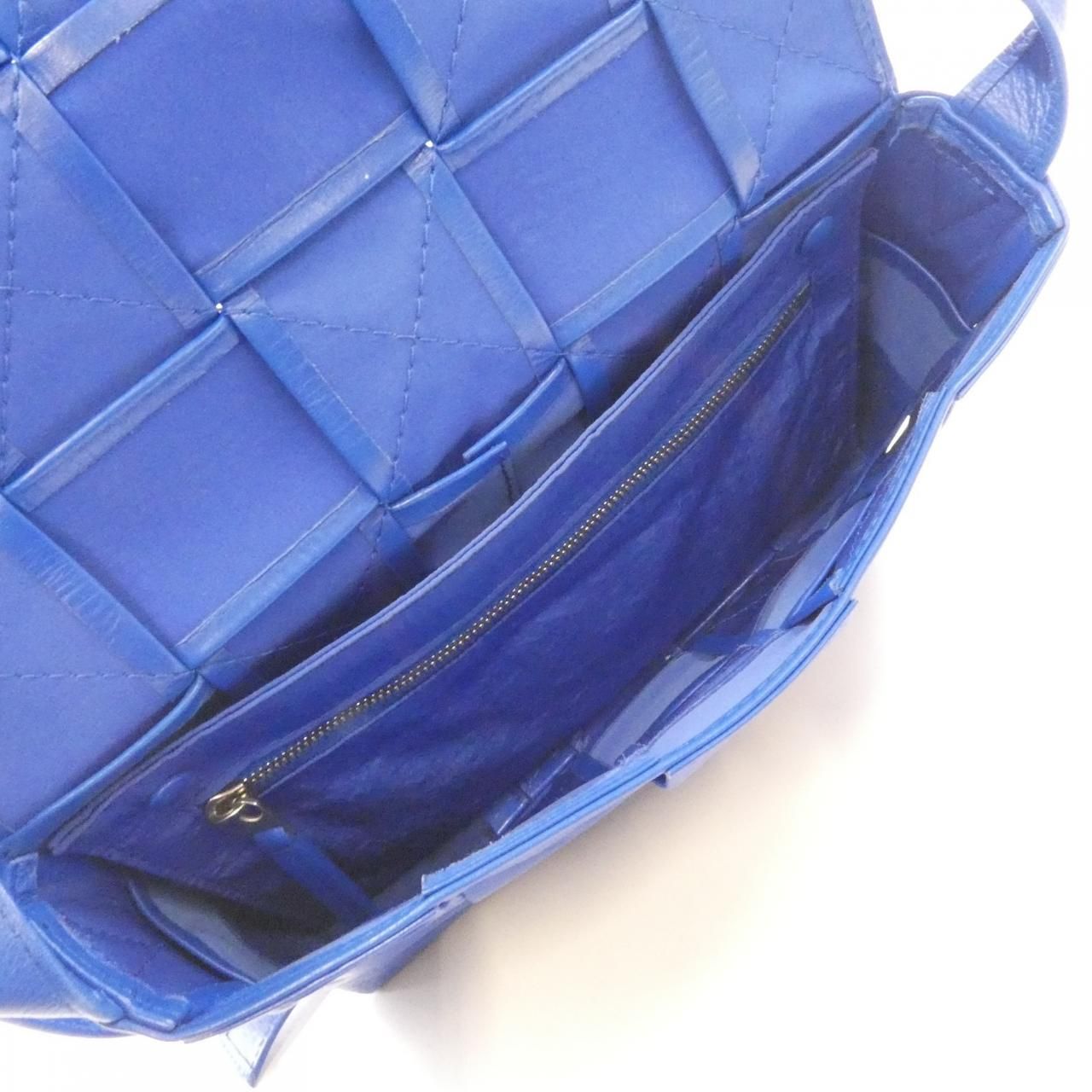 Bottega Veneta Shoulder Bag — view 7