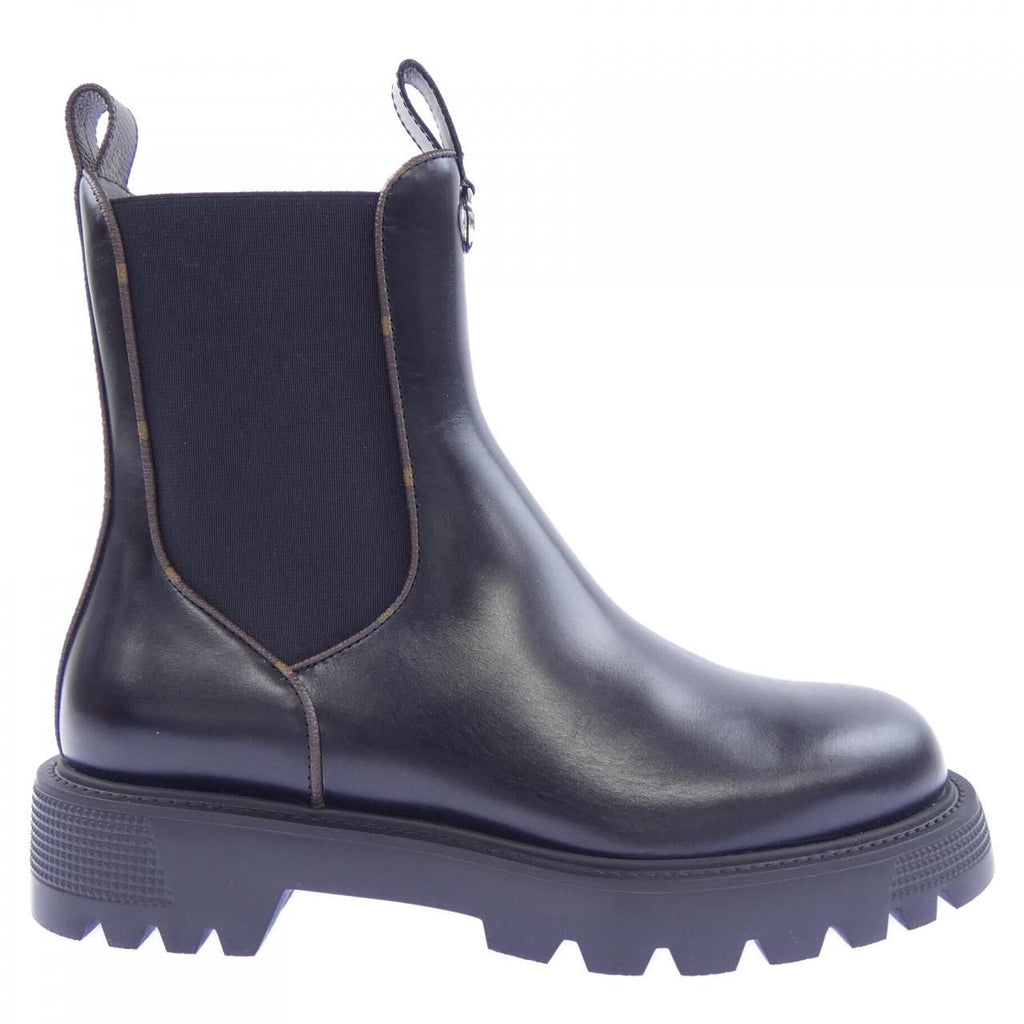 Louis Vuitton District Chelsea Boots