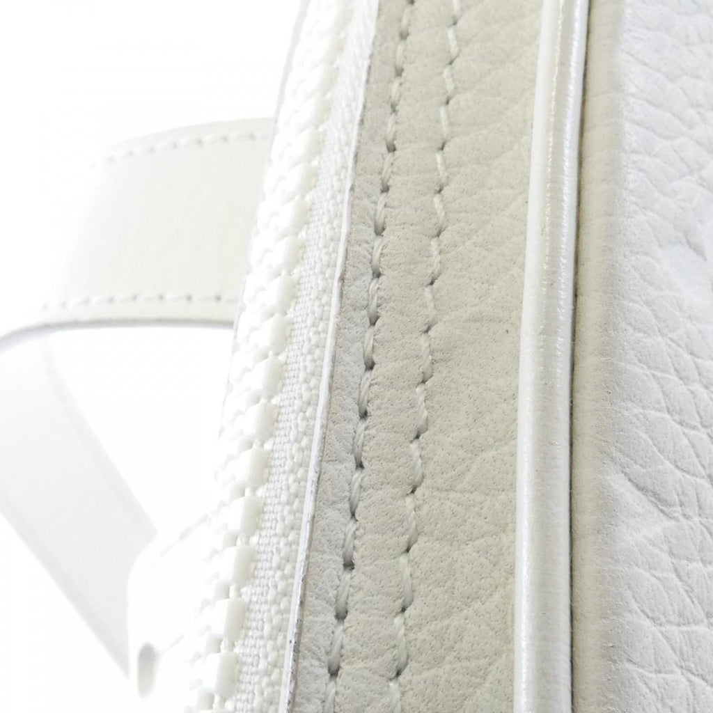 Louis Vuitton Taurillon Monogram Utility Side Shoulder Bag — view 5