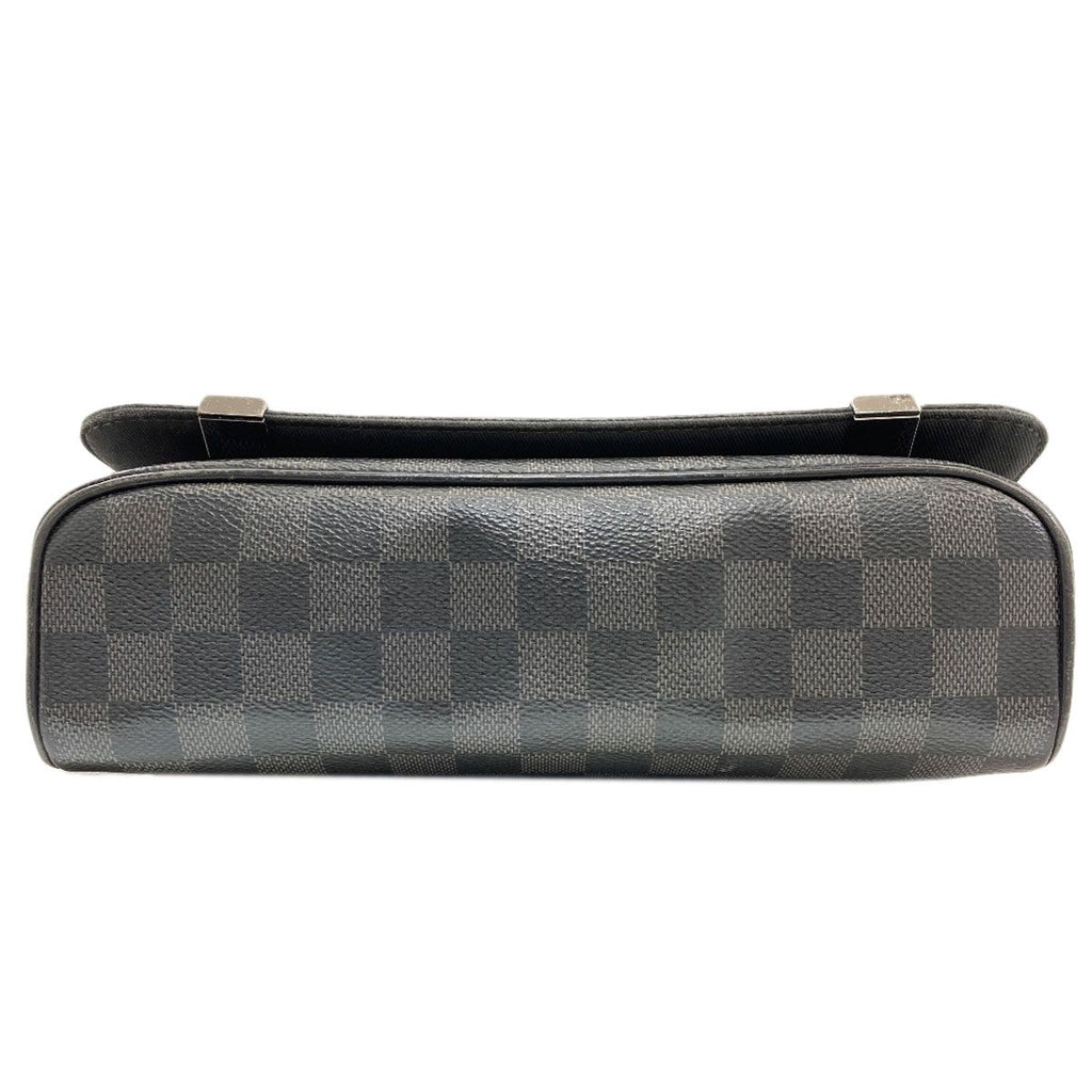 Louis Vuitton District PM Shoulder Bag Damier Canvas — view 4