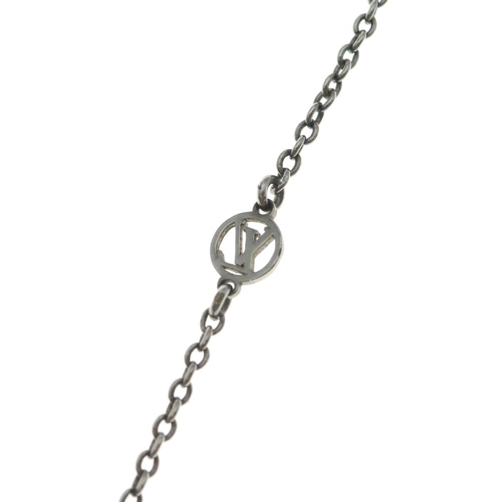 Louis Vuitton Essential Necklace Pendant Silver — view 4