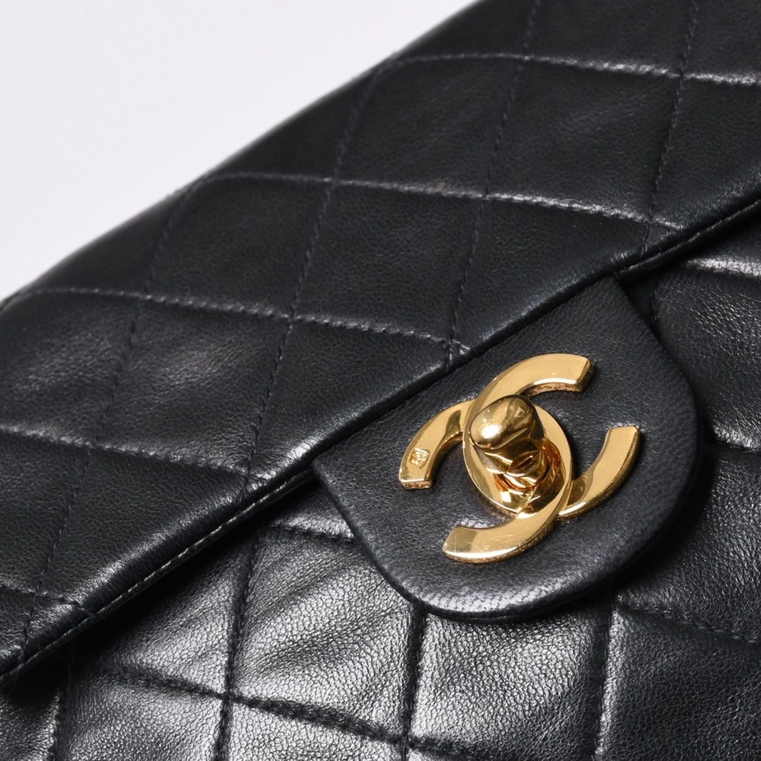 Chanel Mini Quilted 17 S Flap S Chain Shoulder Bag CC Logo Lambskin Black — view 7