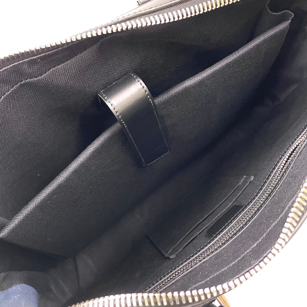 Gucci GG Supreme Shoulder Strap Leather Gray Black Business Bag Silver — view 3