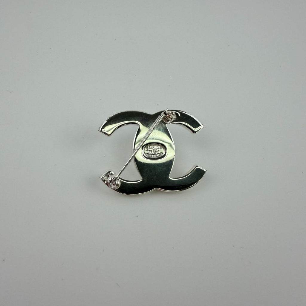 Chanel CC Logo Turnlock Brooch Silver Vintage — view 2