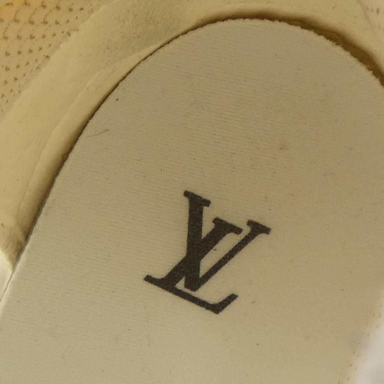 Louis Vuitton LV Trainer Line Clear Sneakers — view 6