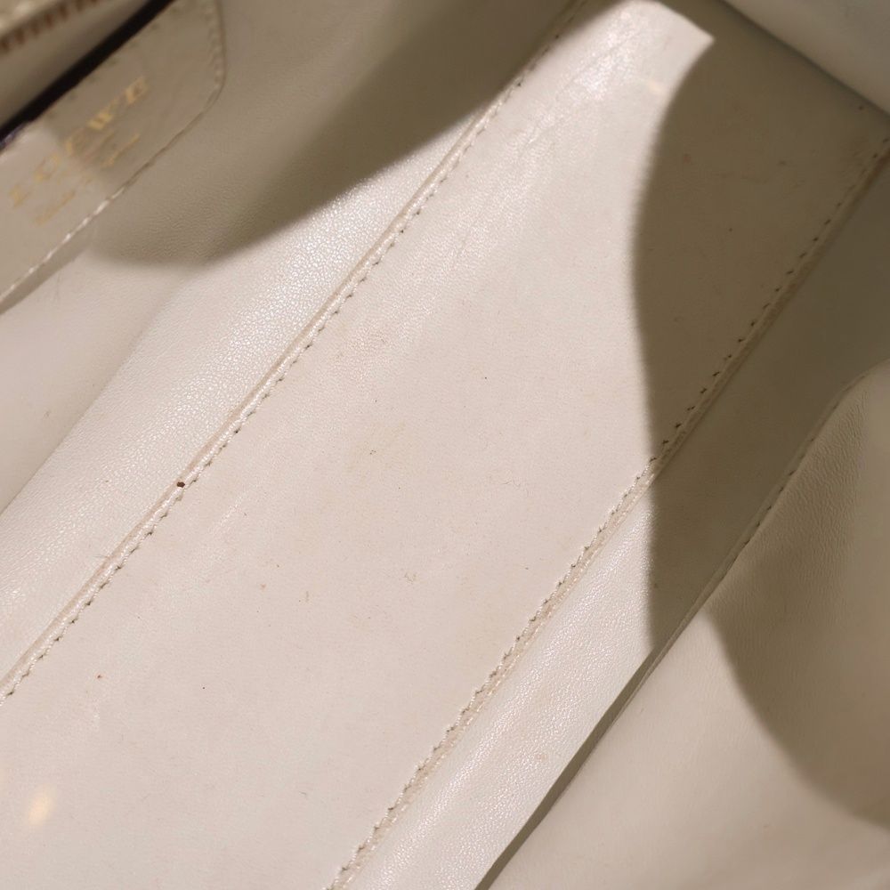 Loewe Amazona 23 2-Way Shoulder Bag White Ivory Leather Gold — view 4