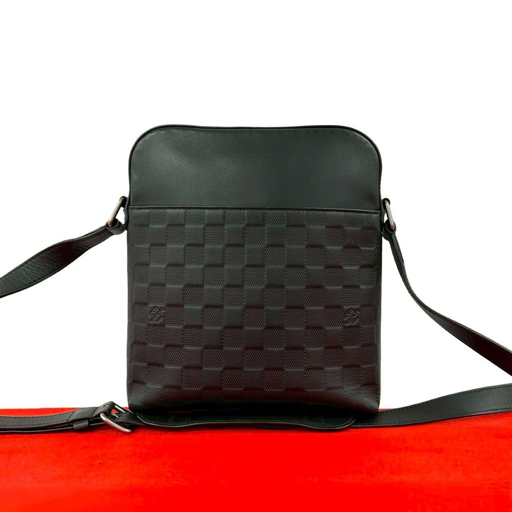 Louis Vuitton District Damier Infini Leather Shoulder Bag Pochette Black