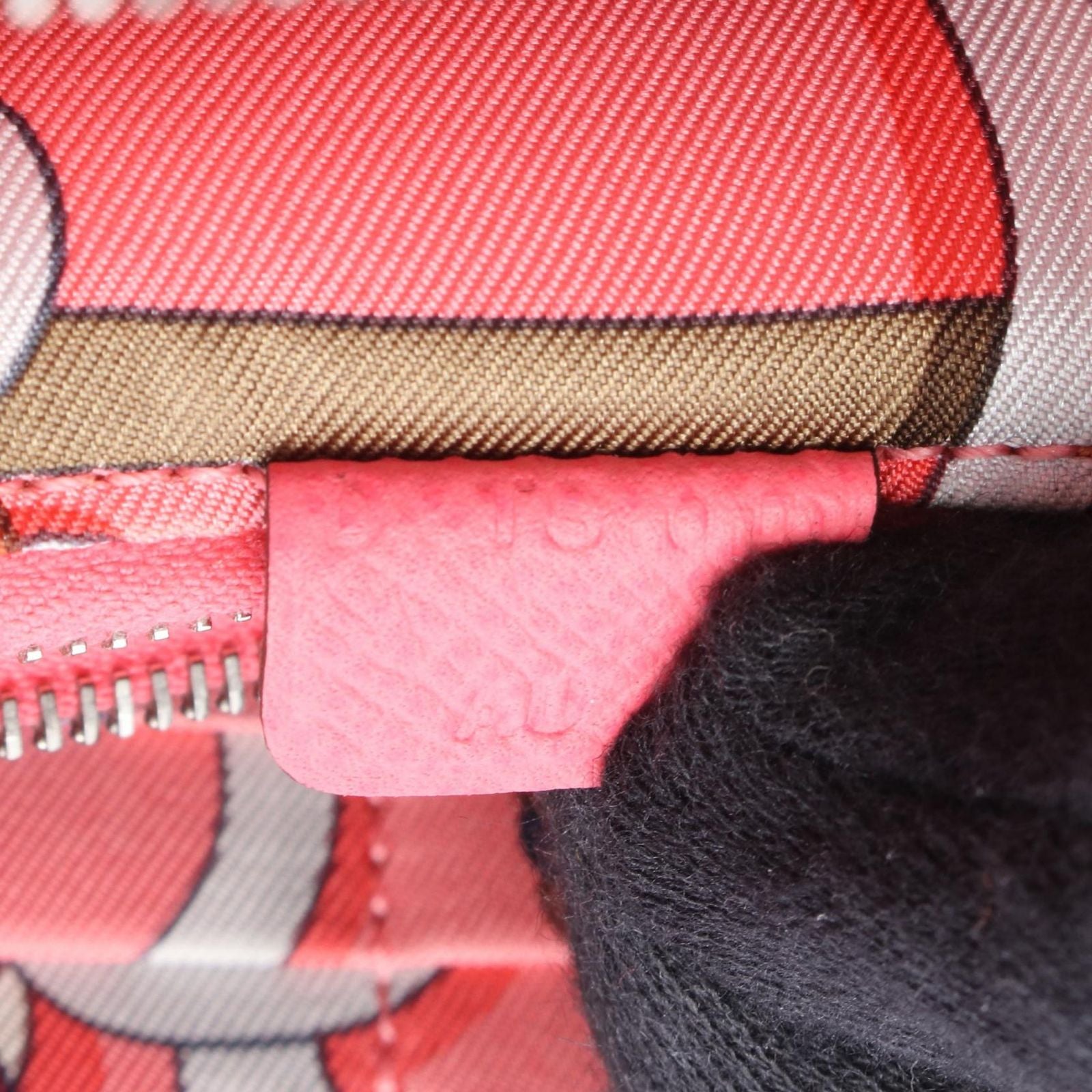 Hermes Round Wallet Azap Long Silk in Rose Azalea Leather Calf in Long — view 5
