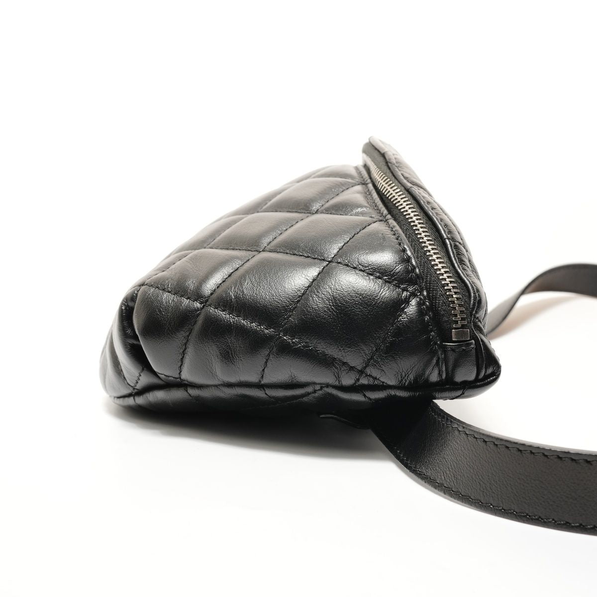 Chanel Shoulder Bag Quilted Silver — view 4