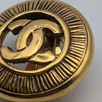 Chanel Earrings CC Logo Round Circle Gold First Era Vintage Single — view 2