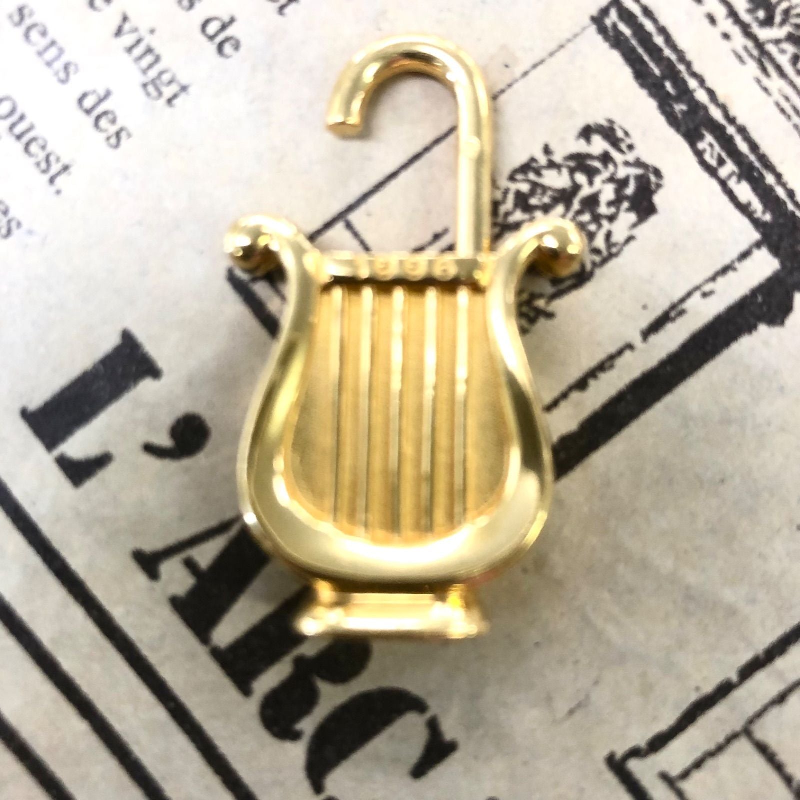 Hermes Harp Cadena Key Instrument Necklace Top Charm Gold — view 3