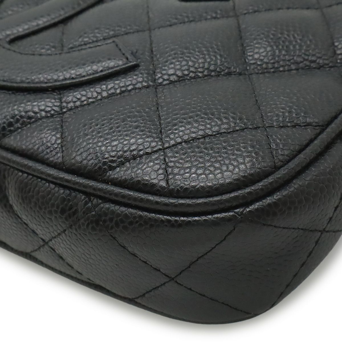 Chanel Quilted CC Logo Chain Shoulder Bag Caviar Leather Black Gold — view 3