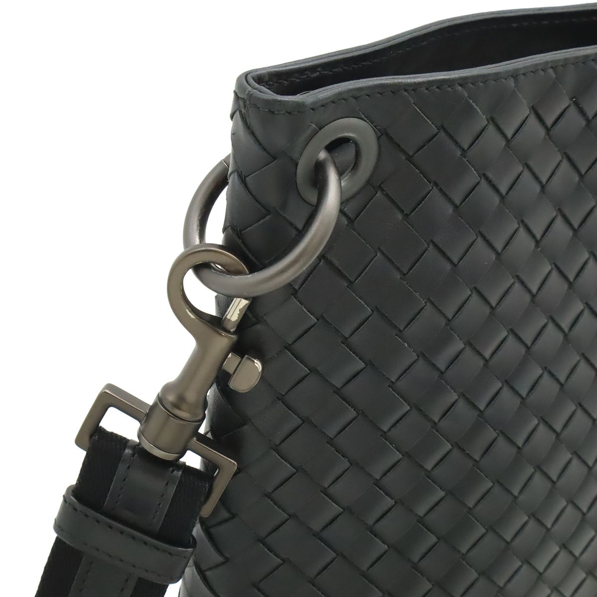 Bottega Veneta Intrecciato Shoulder Bag Crossbody Leather Black — view 4
