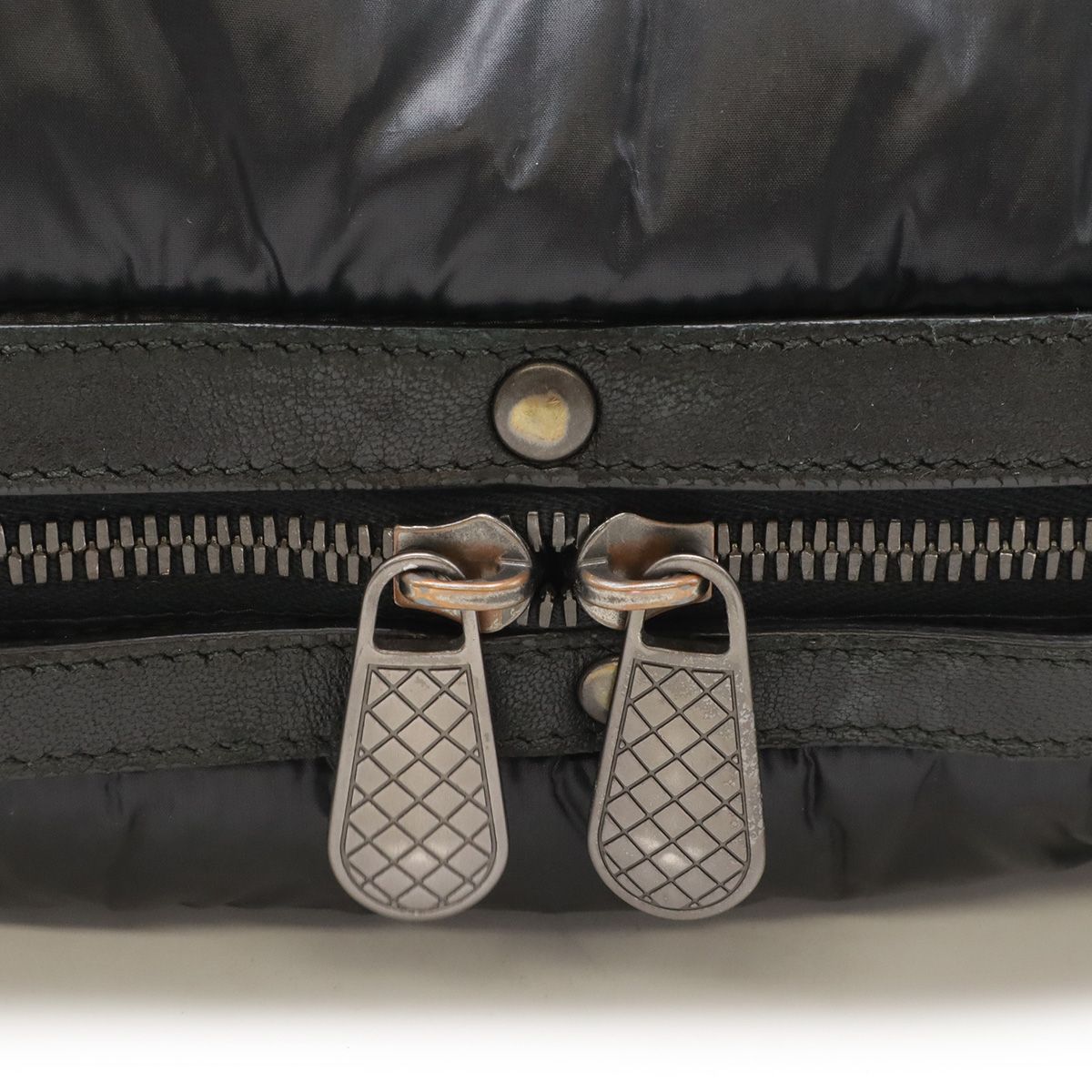 Bottega Veneta Spinner Shoulder Bag Nylon Leather Black — view 4