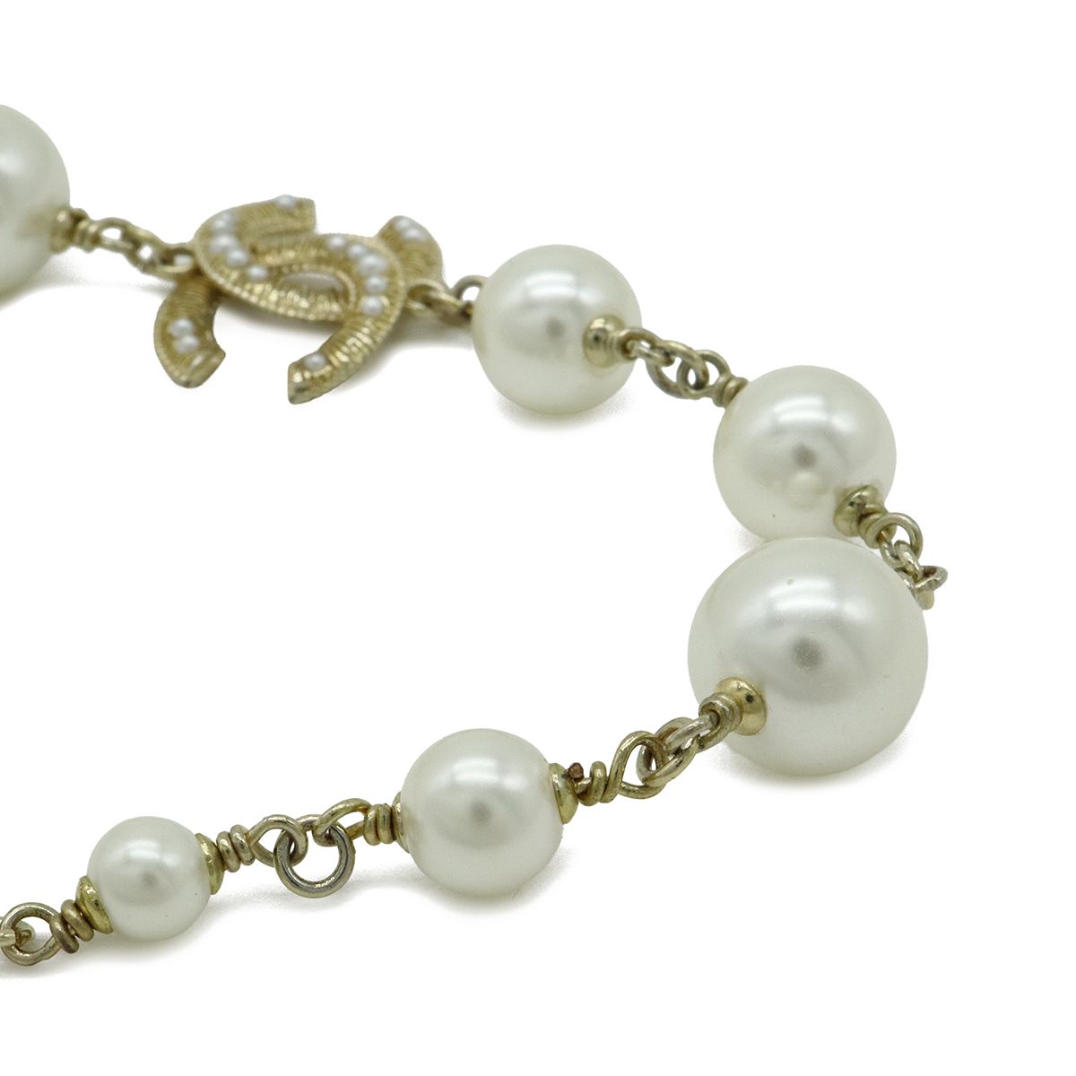 Chanel CC Logo Faux Pearl Necklace Pendant Gold Plated Ivory — view 3