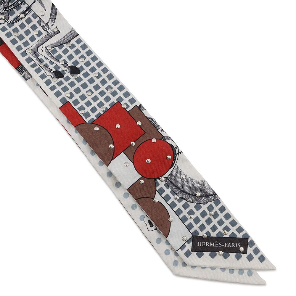 Hermes Scarf Twilly Courte Cavalier en Formes Studs — view 4