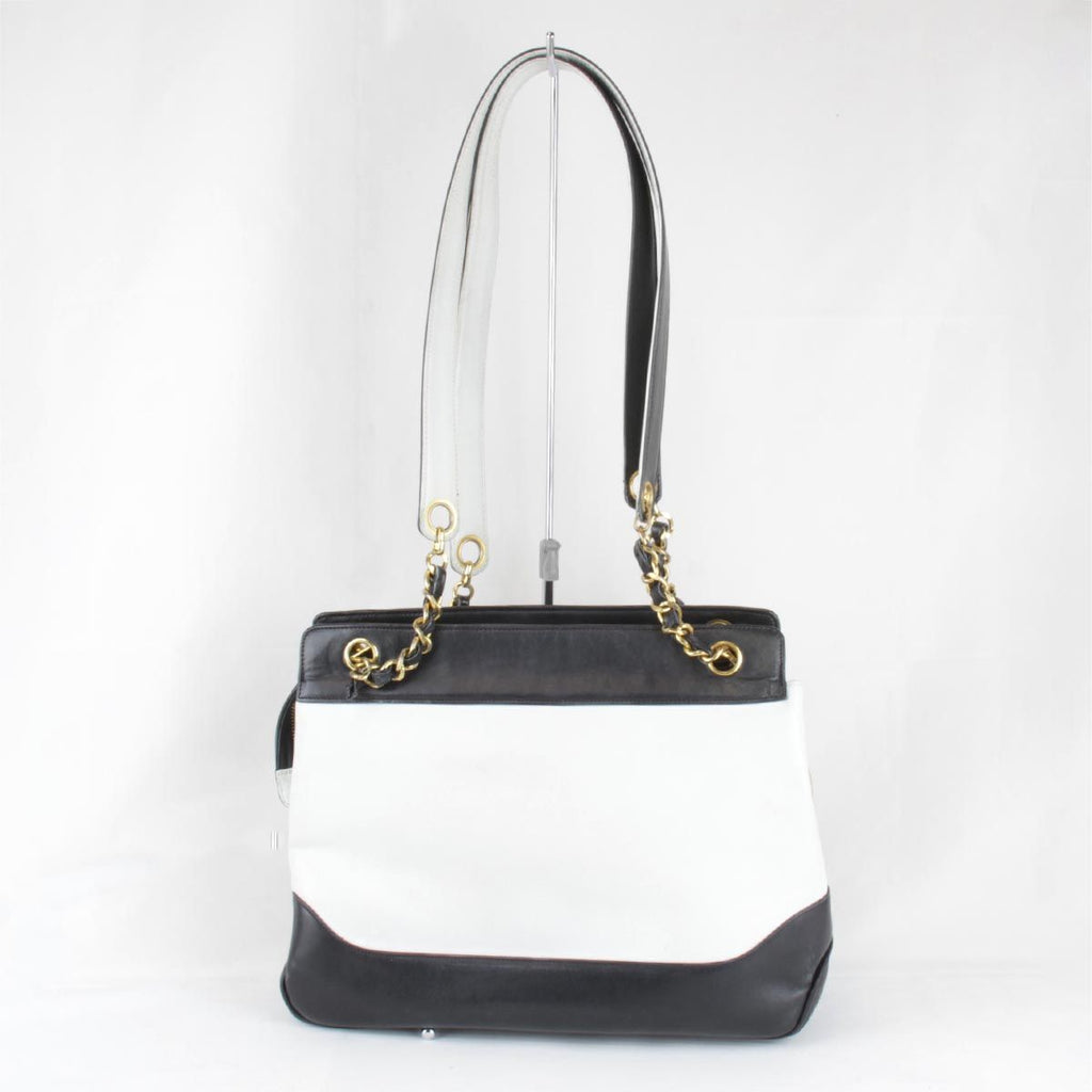 Chanel Bicolor Chain Shoulder Bag Leather White — view 2