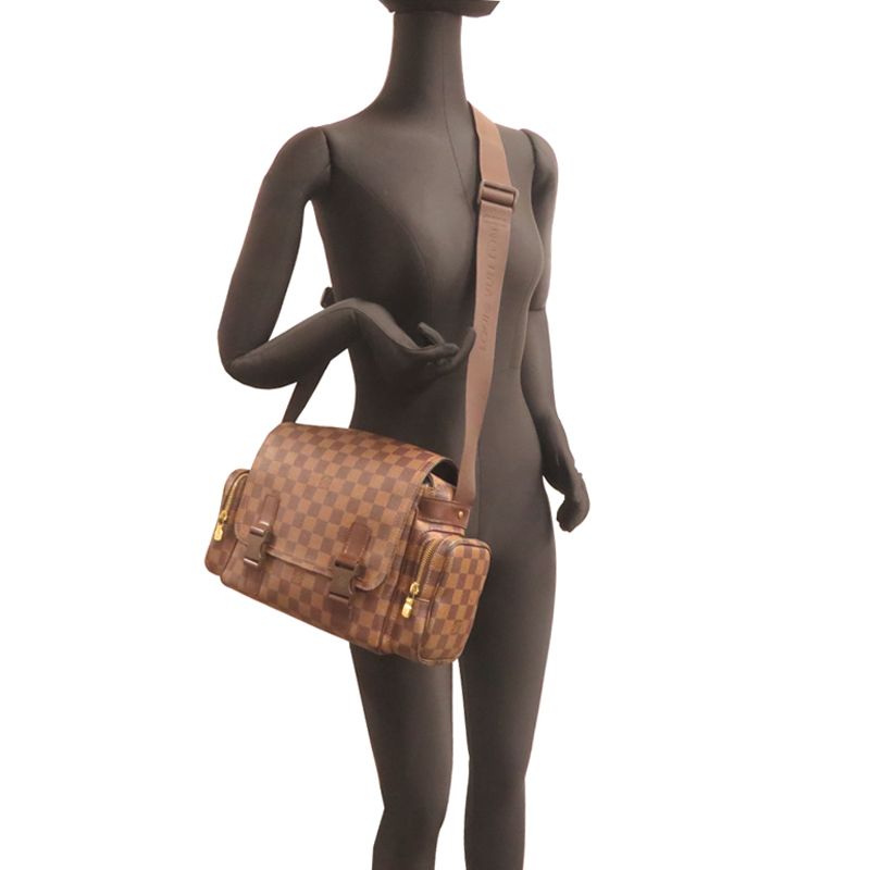 Louis Vuitton Shoulder Bag — view 8