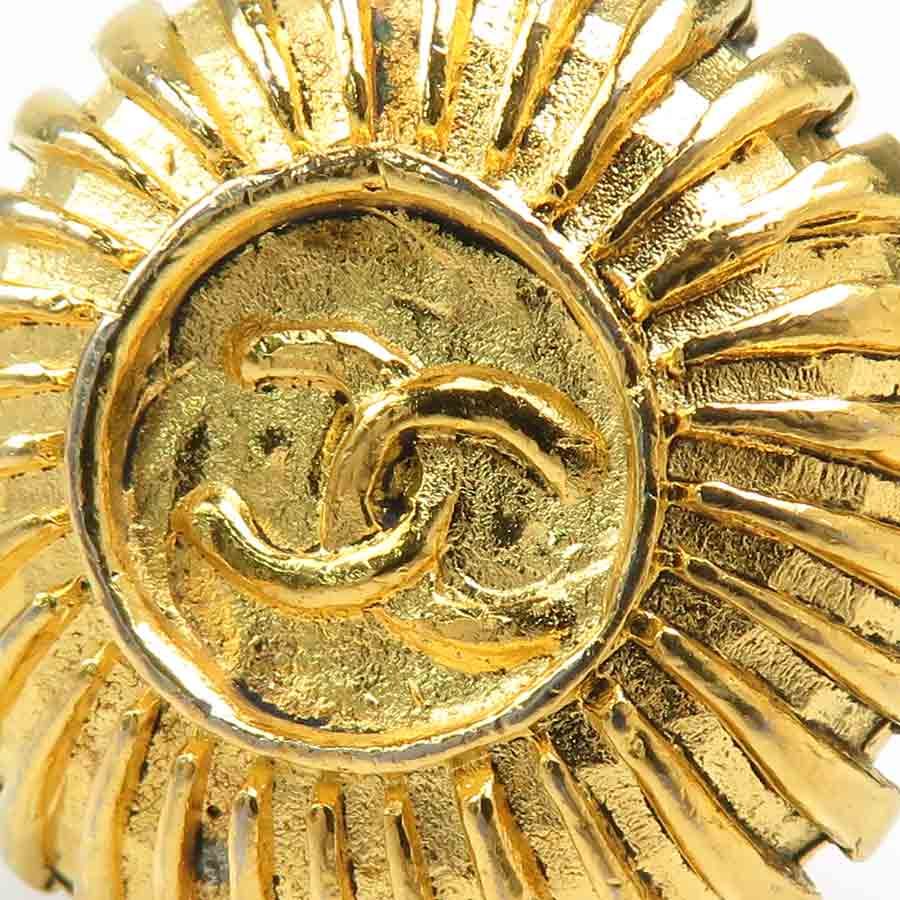 Chanel Earrings Vintee Gold — view 8