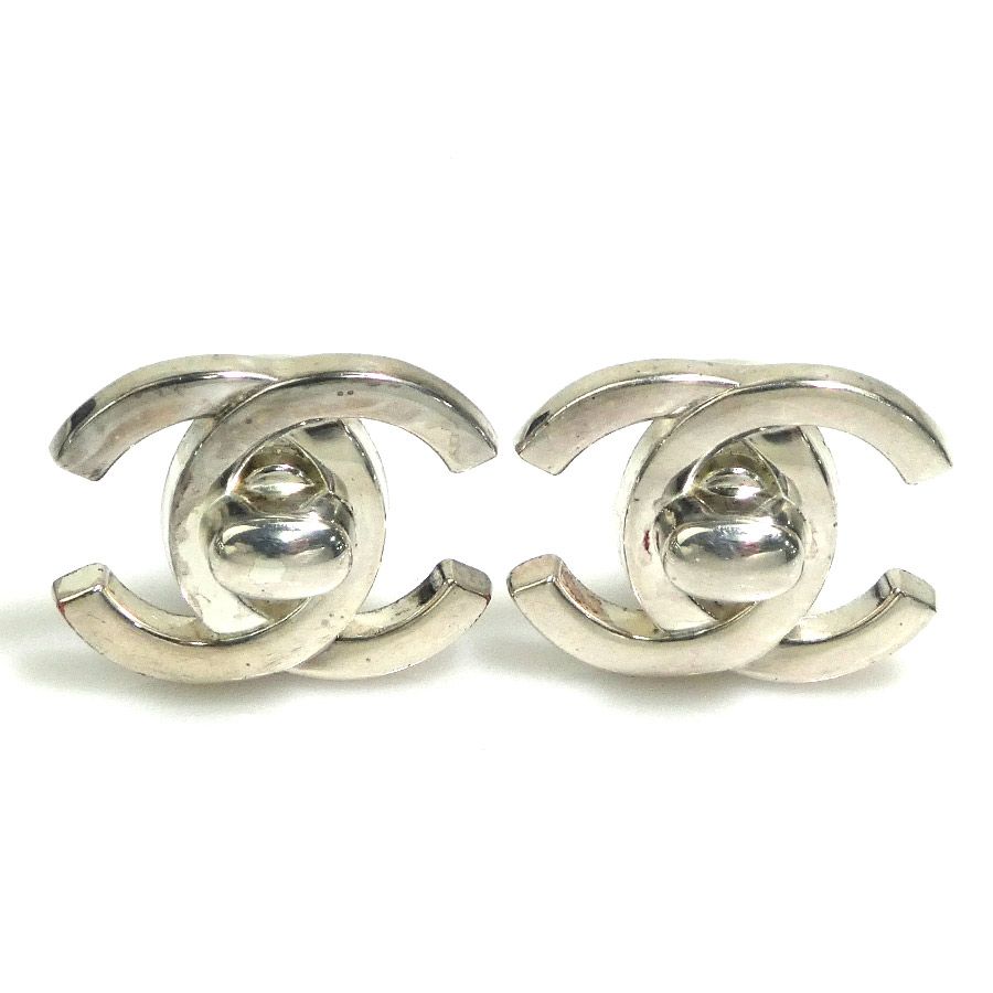 Chanel Earrings Ta on Rock