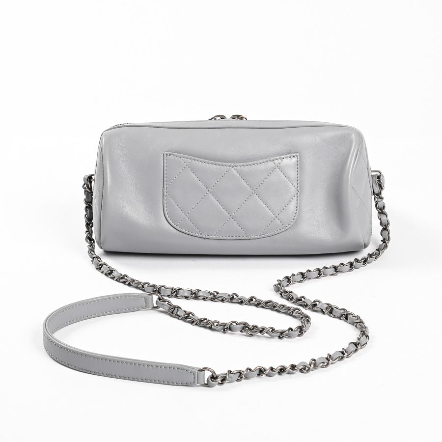 Chanel Shoulder Bag Logo — view 3