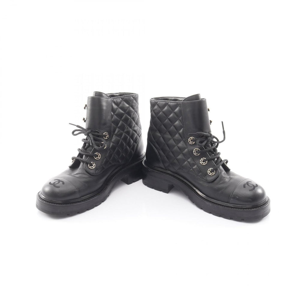 Chanel Boots Quilted Short Black Leather CC Logo — view 3