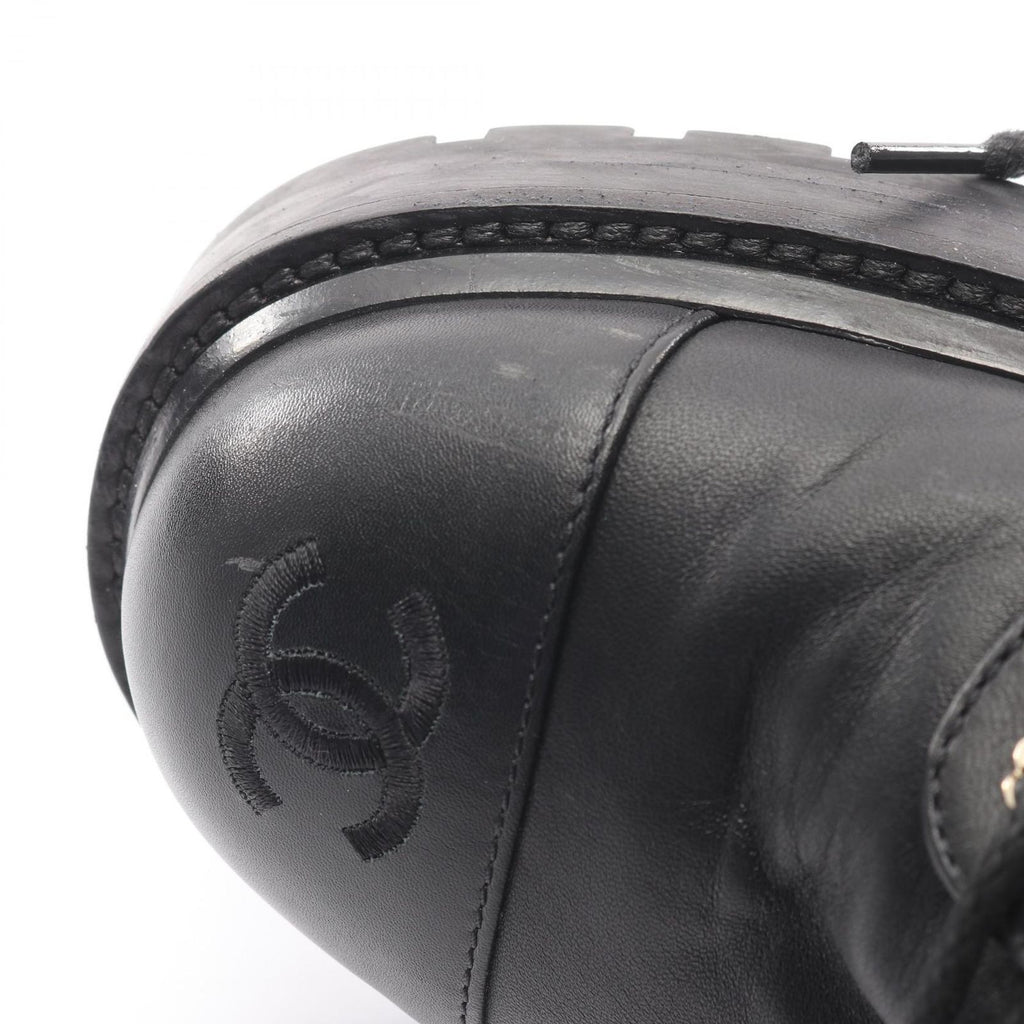 Chanel Boots Quilted Short Black Leather CC Logo — view 9