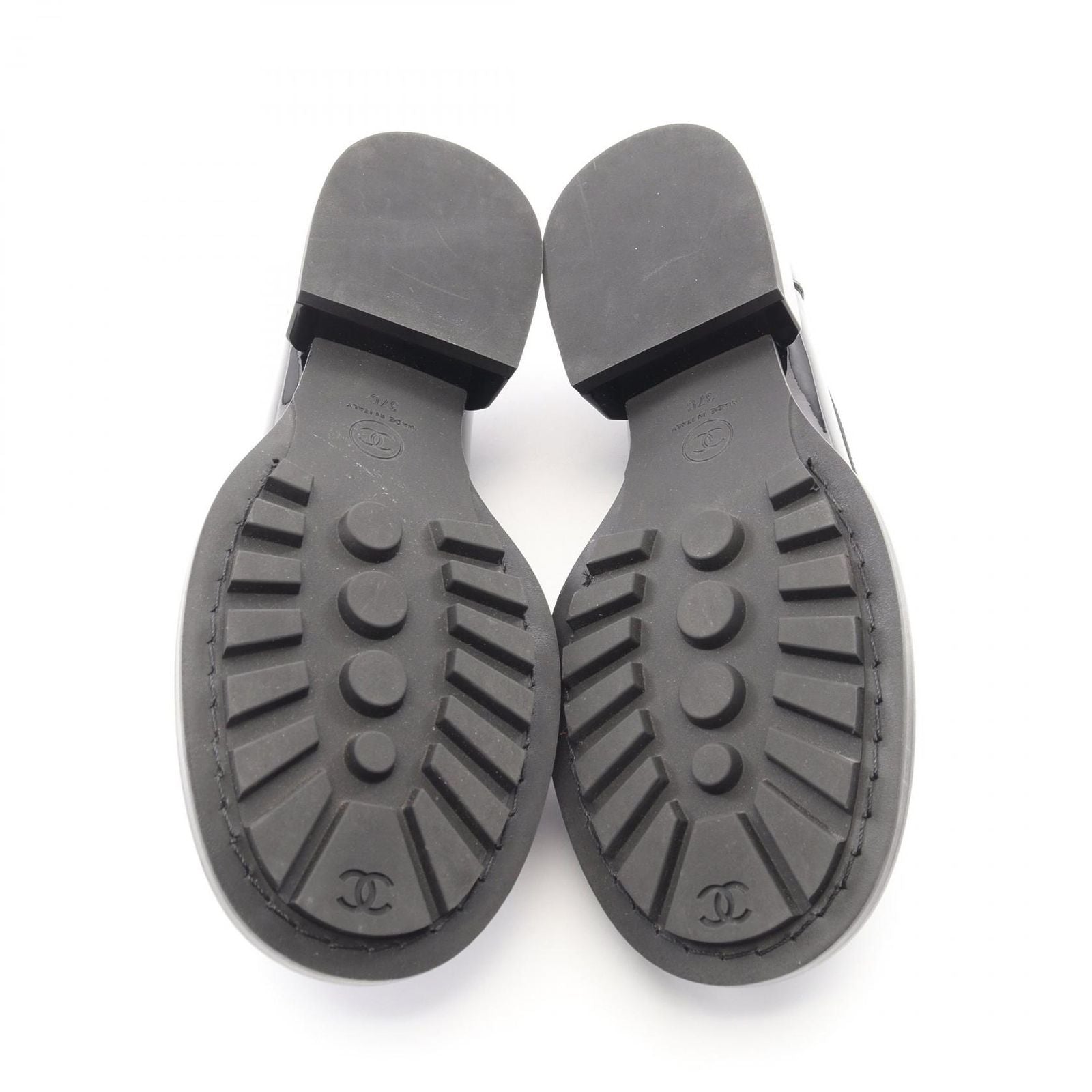 Chanel Loafers CC Logo Black Patent Leather — view 4