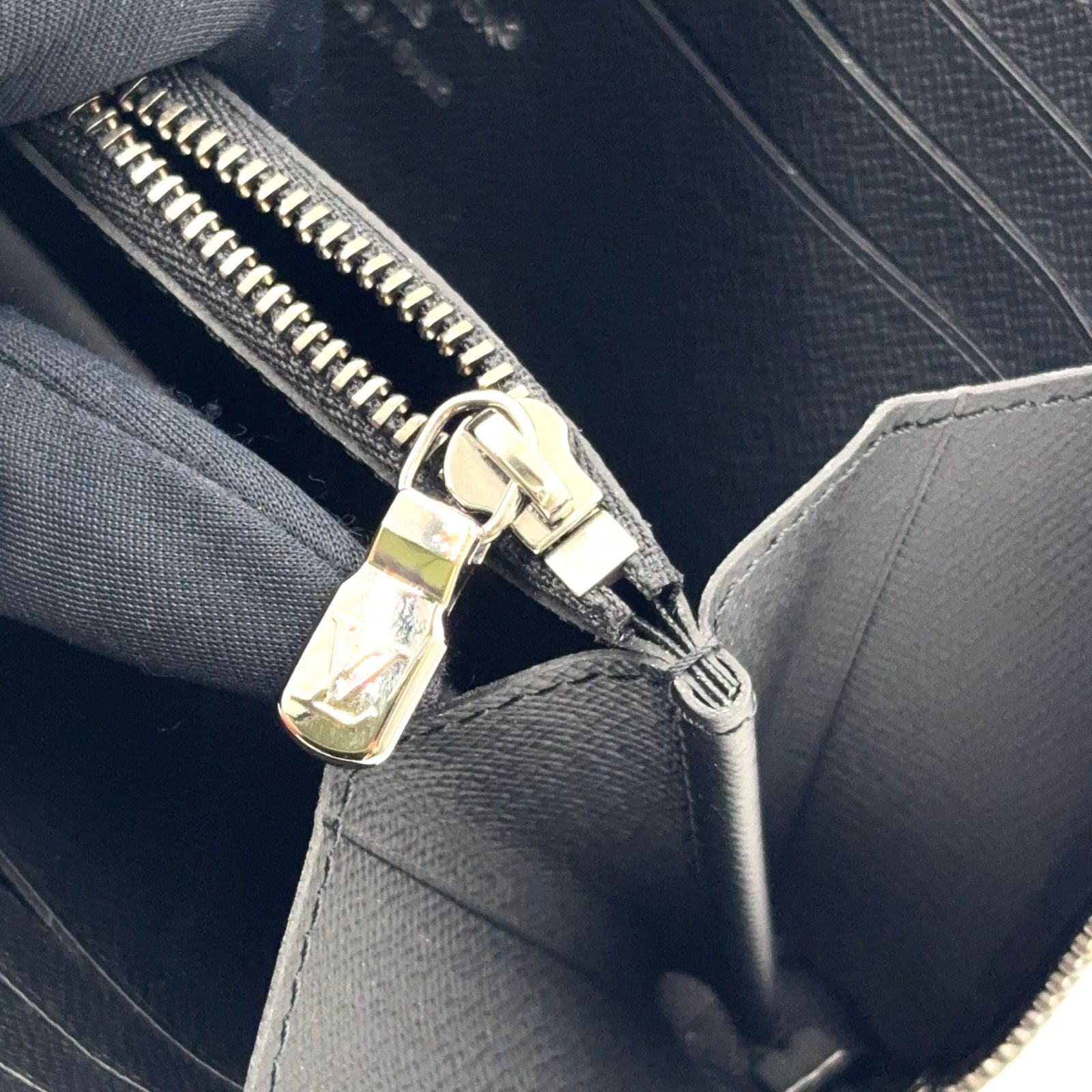 Louis Vuitton Zippy Wallet Horizontal Monogram Eclipse Black Silver — view 8