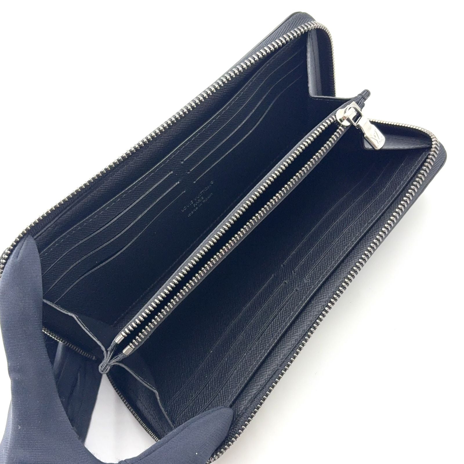 Louis Vuitton Zippy Wallet Horizontal Monogram Eclipse Black Silver — view 3