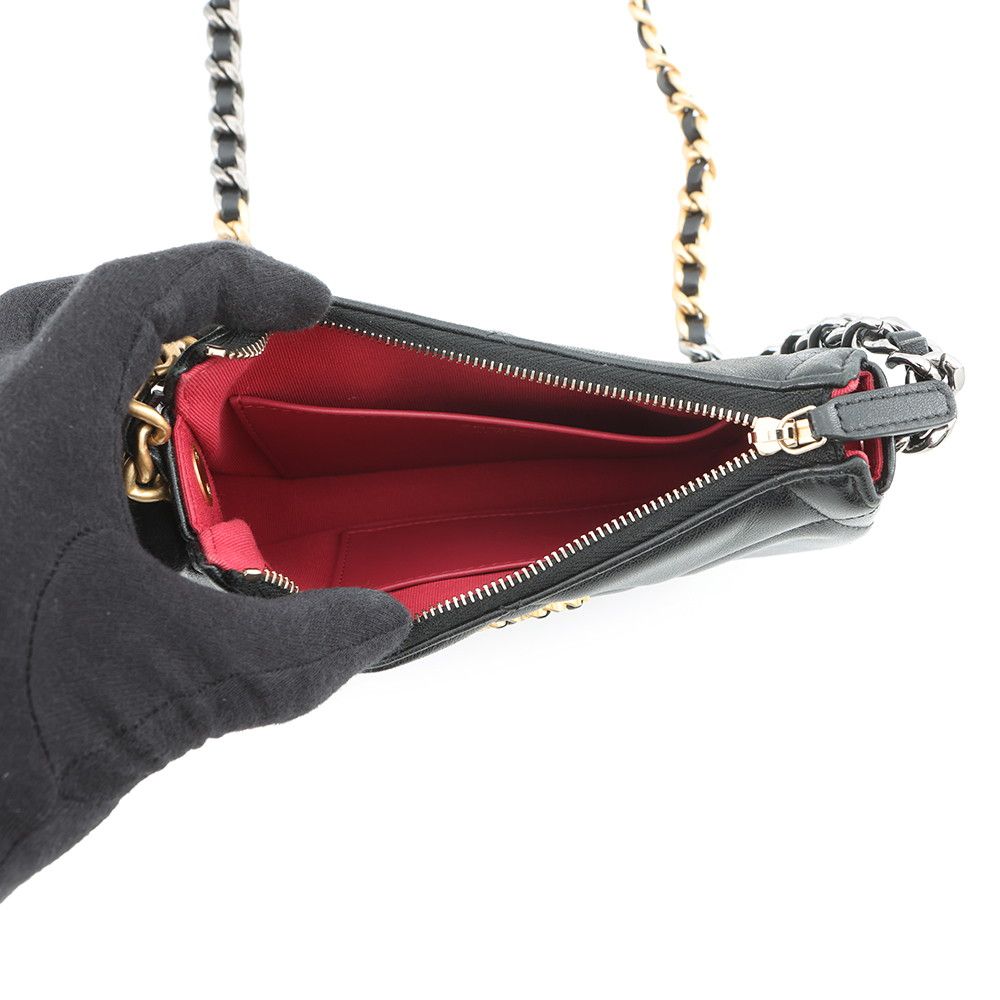 Chanel Chain Shoulder Bag 19 Quilted Small Hobo Lambskin Black — view 5