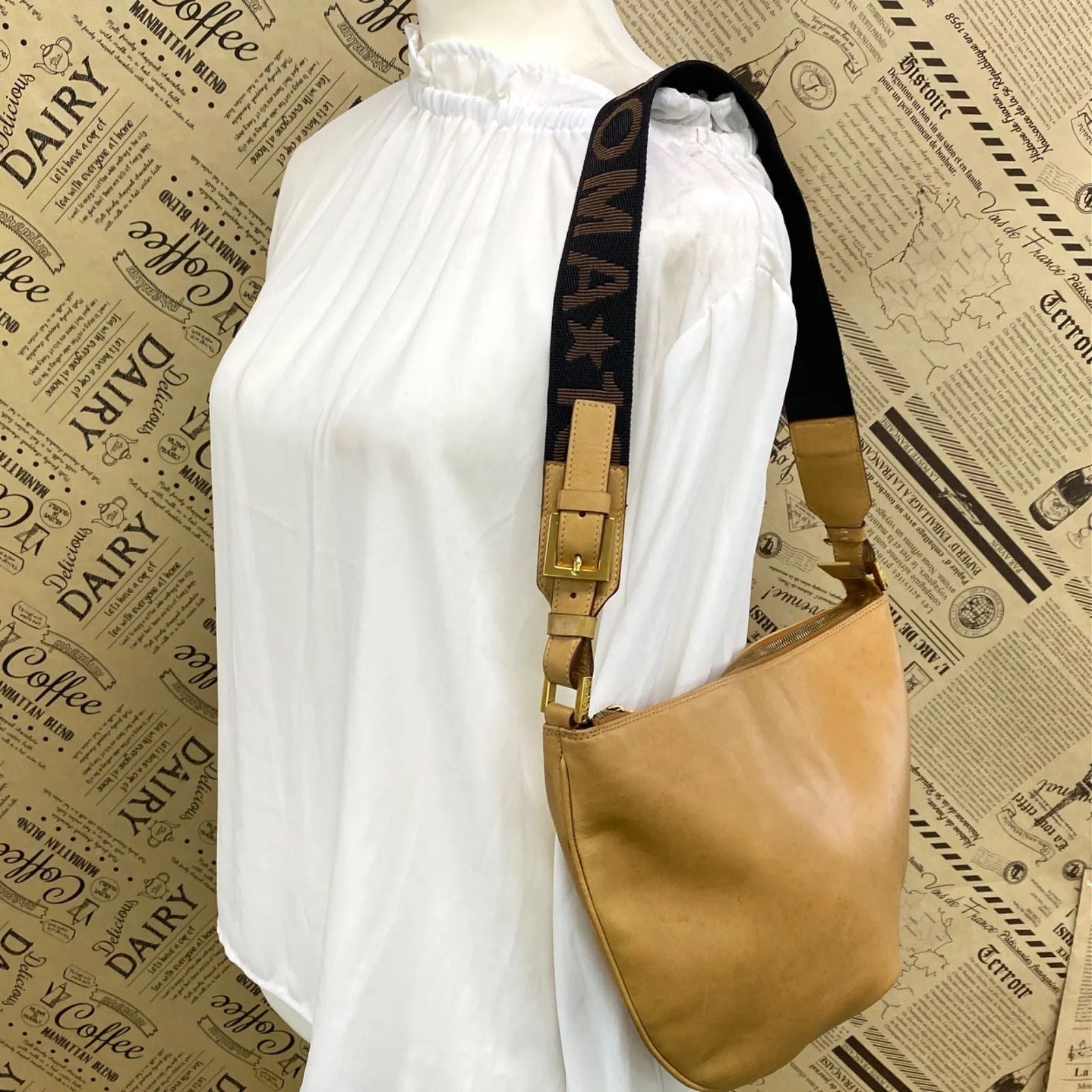 Fendi Shoulder Bag Banana — view 3