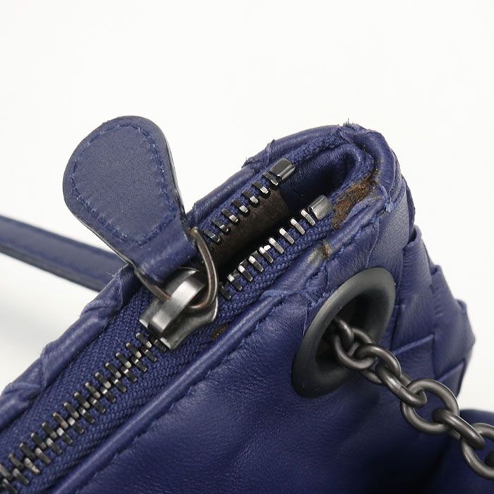 Bottega Veneta Intrecciato Handbag Leather — view 6