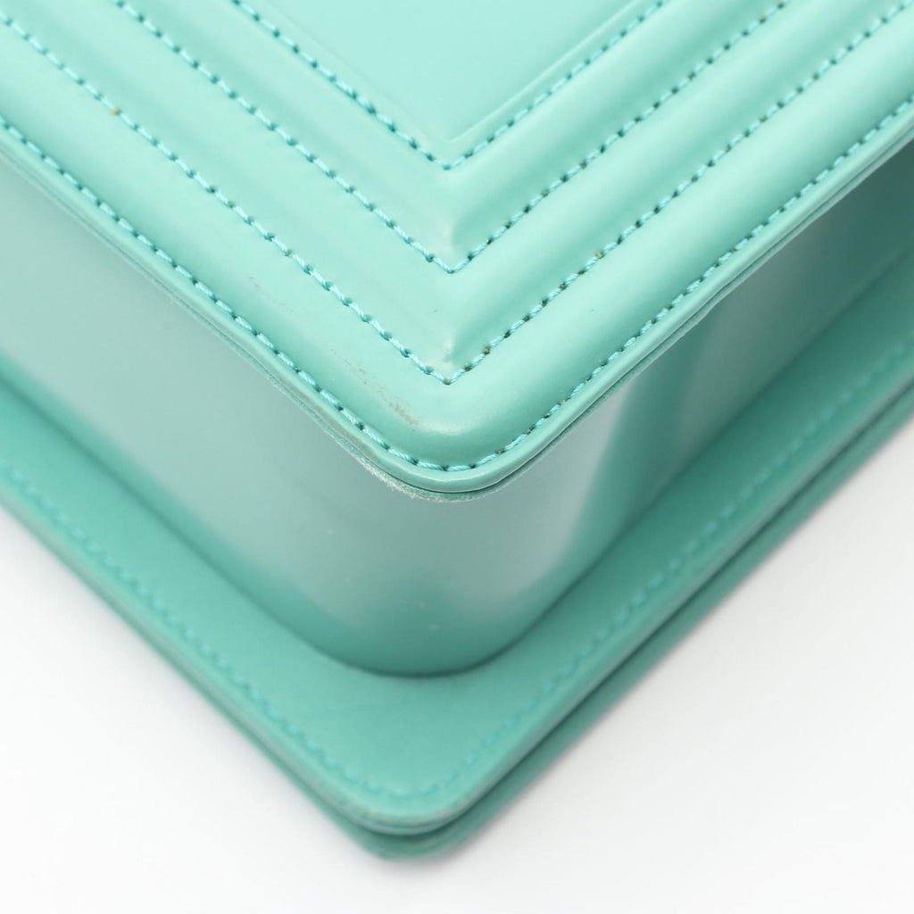 Chanel Shoulder Bag Emerald Green Leather Chain — view 7