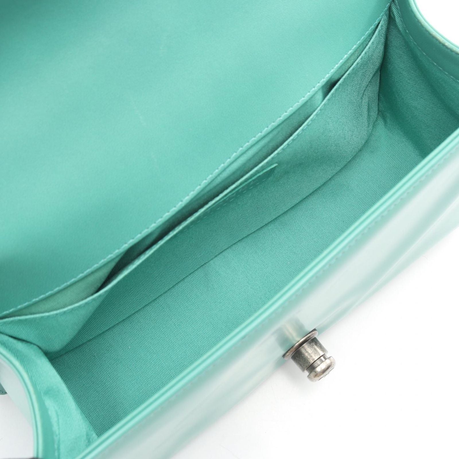 Chanel Shoulder Bag Emerald Green Leather Chain — view 3