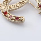 Chanel Brooch CC Logo Gold — view 4