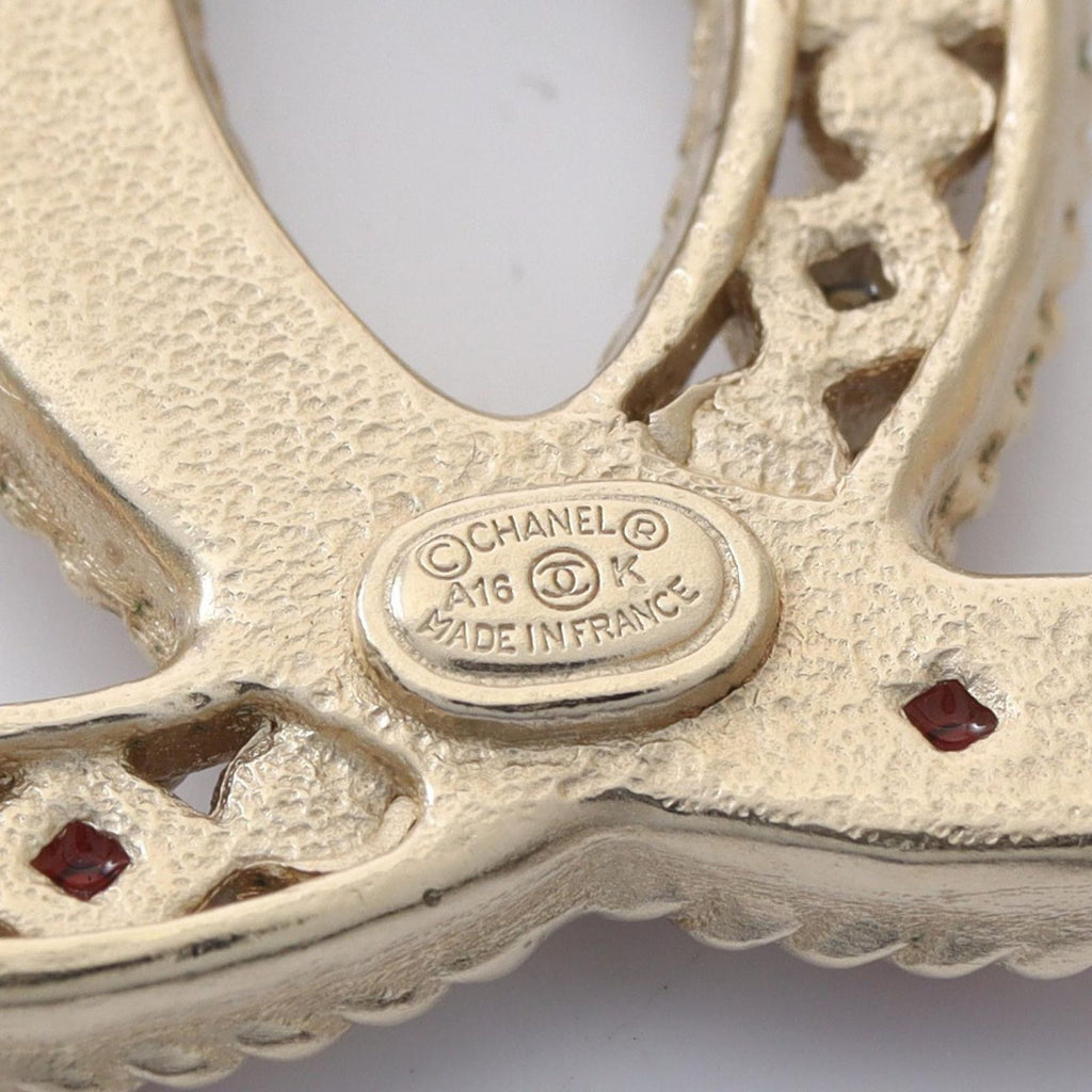 Chanel Brooch CC Logo Gold — view 3