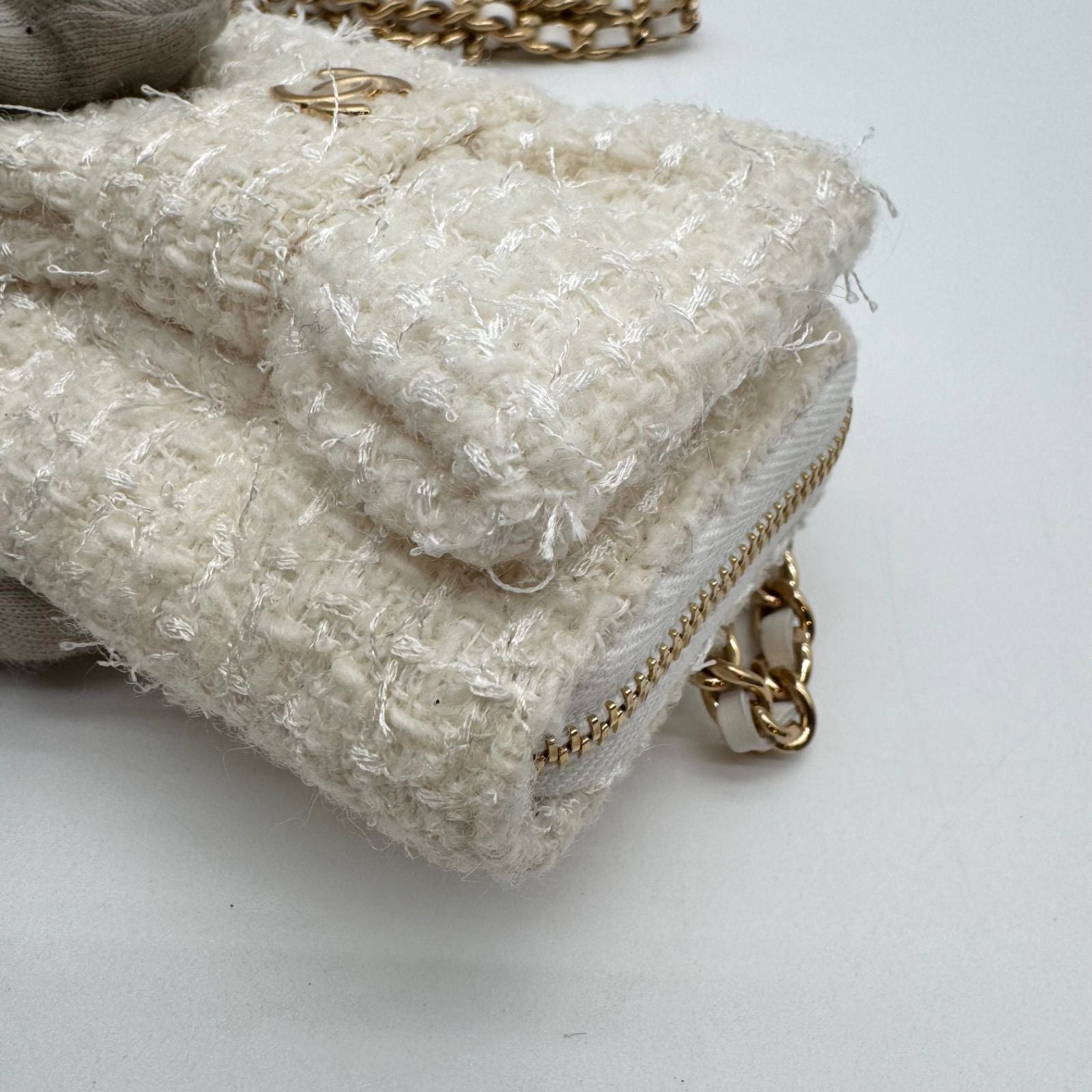 Chanel Mini Chain Wallet Coin Case Ribbon Tweed White CC Logo Gold — view 6
