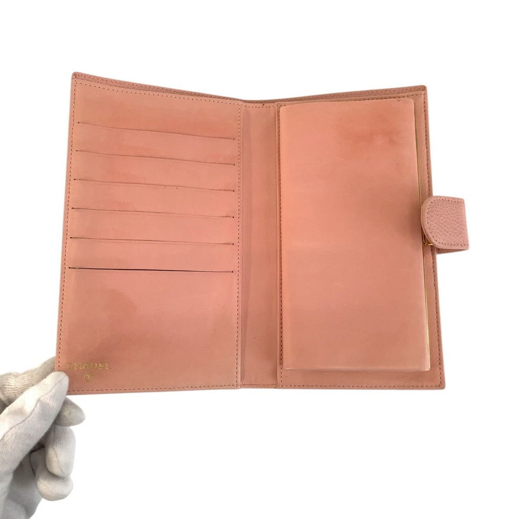 Chanel Vintage CC Logo Pink Gold Leather Wallet — view 4