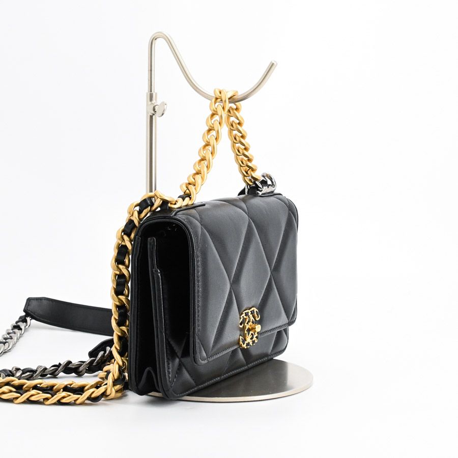 Chanel Chain Wallet 19 — view 2