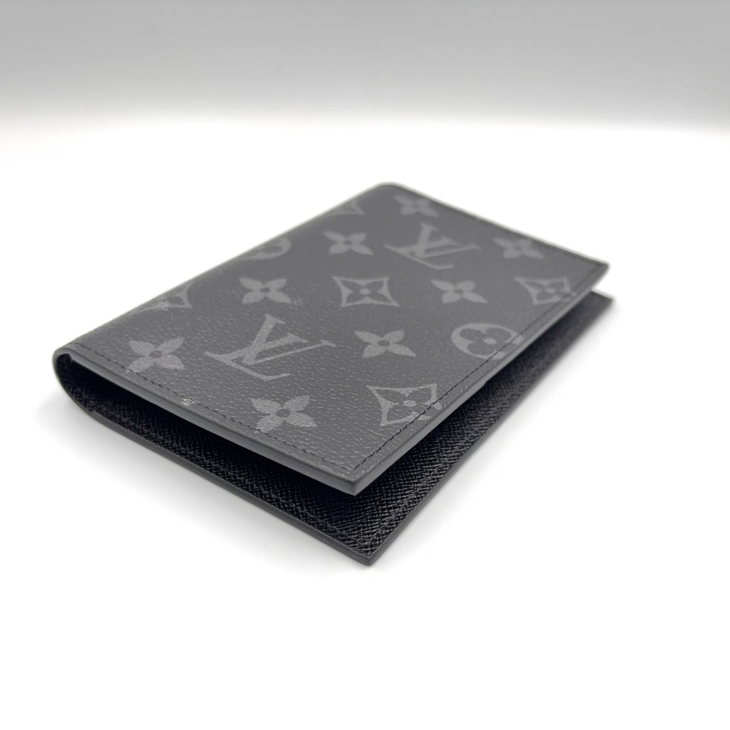 Louis Vuitton Couverture Passport NM Monogram Eclipse Black Card Case — view 9