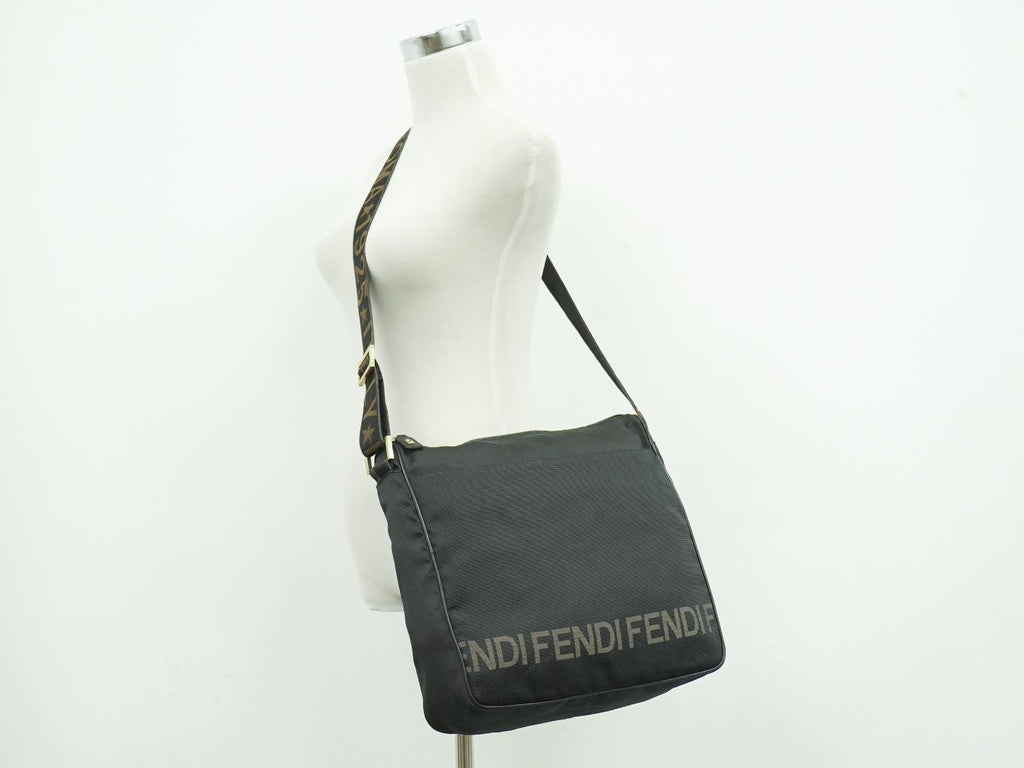 Fendi Canvas Shoulder Bag Pochette Black — view 6