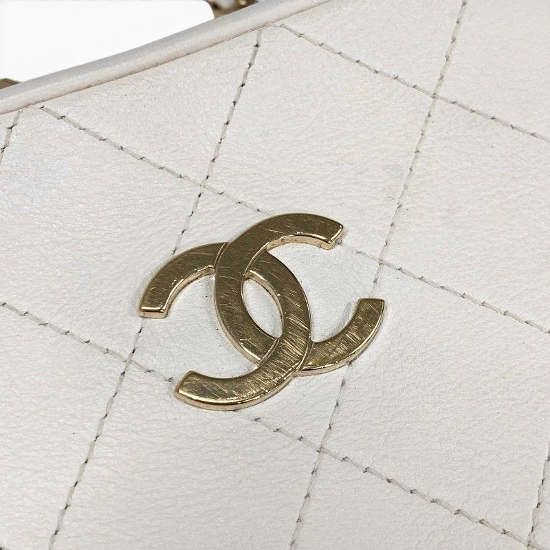Chanel Shoulder Bag Lambskin White Gold CC Logo Quilted Chain 2-Way — view 9