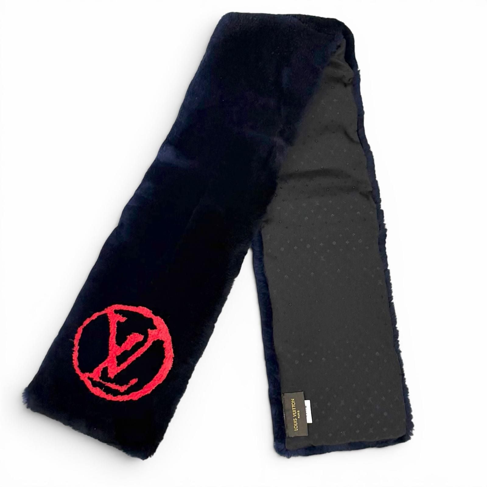 Louis Vuitton Beaver Silk Echarpe Shirred Darling Scarf Navy Red — view 3