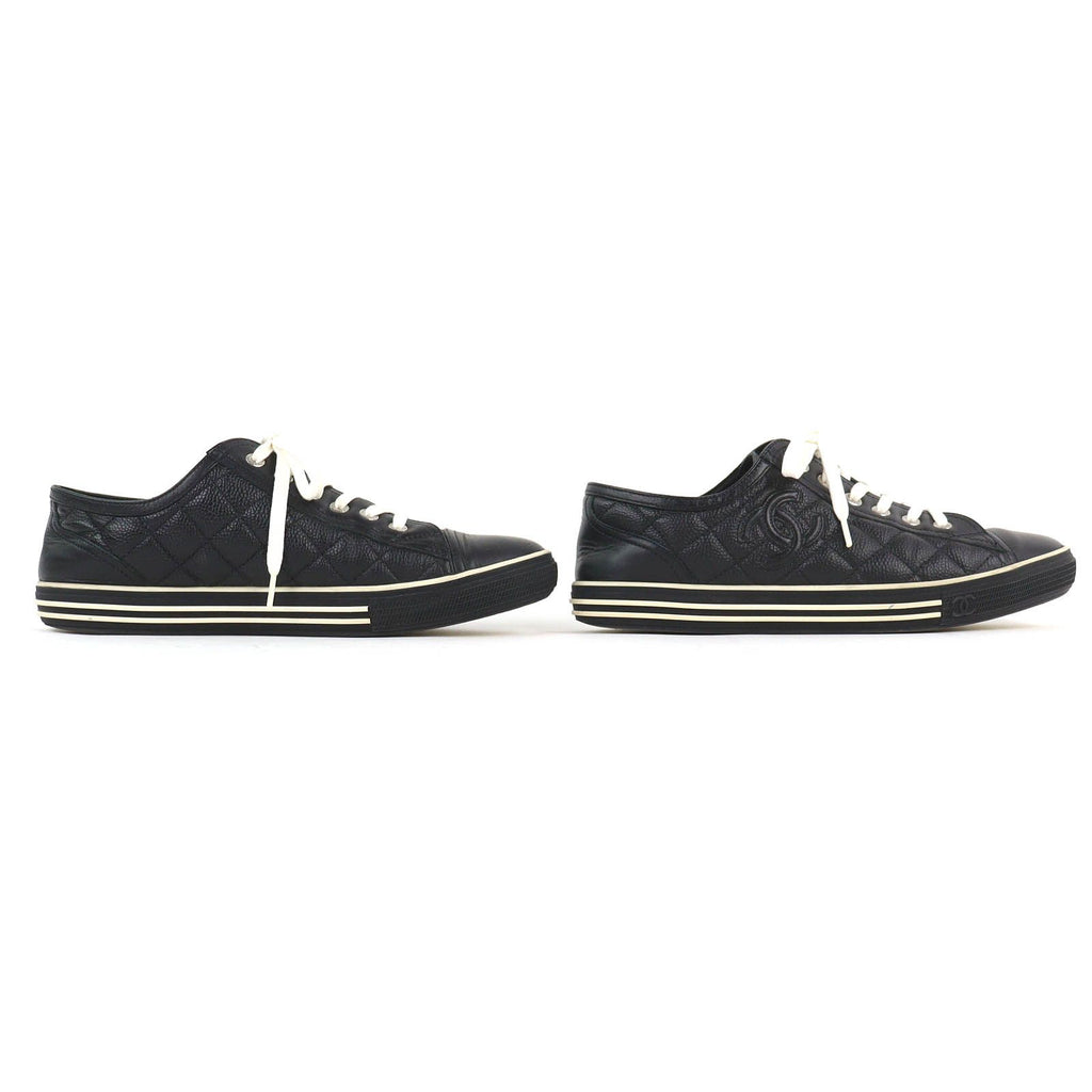 Chanel Caviar Leather CC Logo Quilted Low Cut Sneakers Black White — view 3
