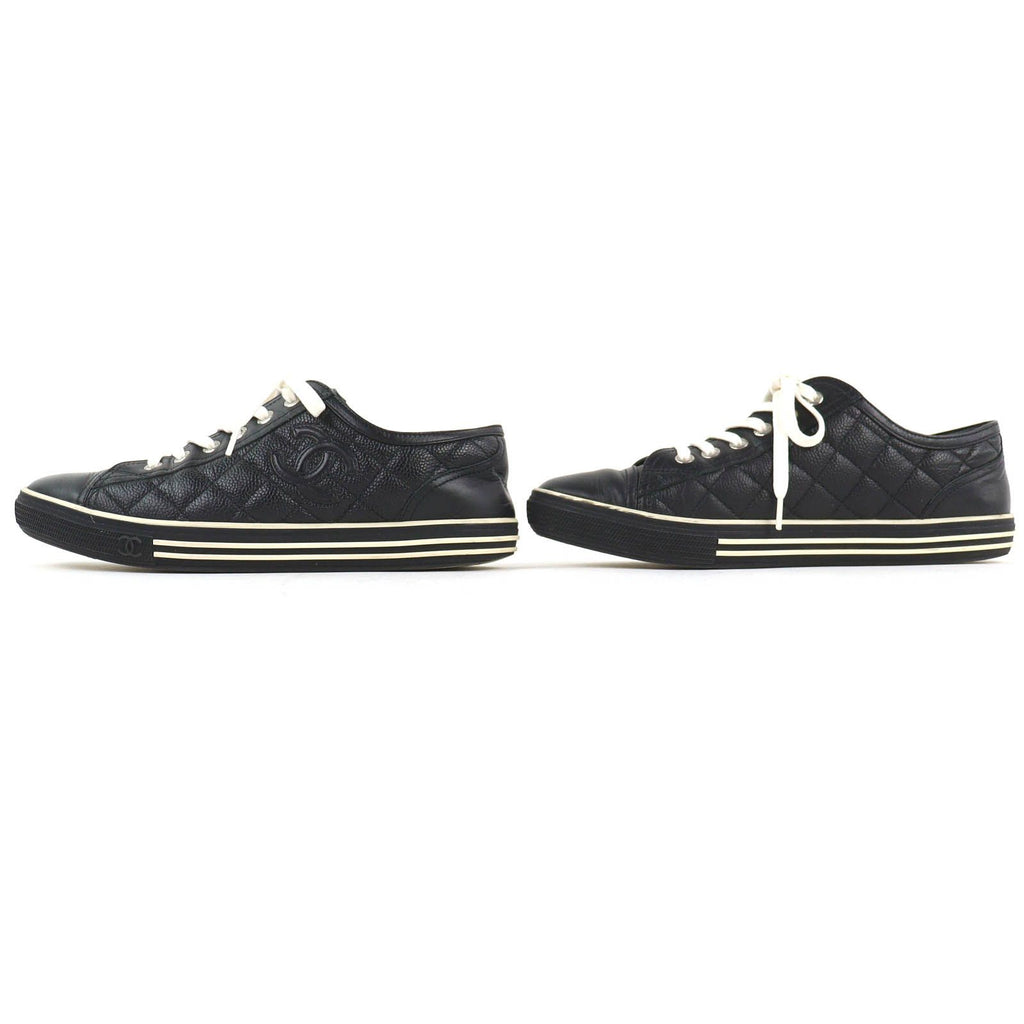 Chanel Caviar Leather CC Logo Quilted Low Cut Sneakers Black White — view 2