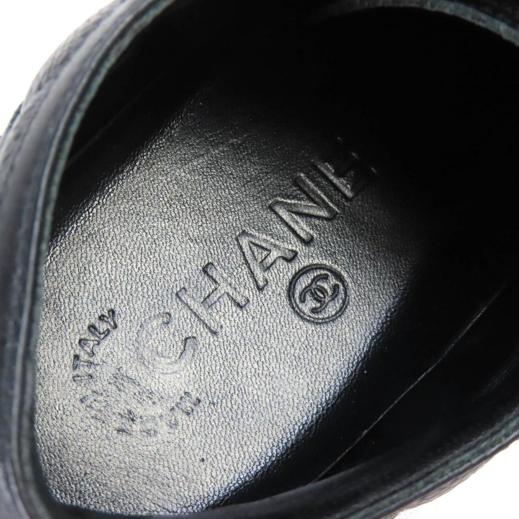 Chanel Caviar Leather CC Logo Quilted Low Cut Sneakers Black White — view 9