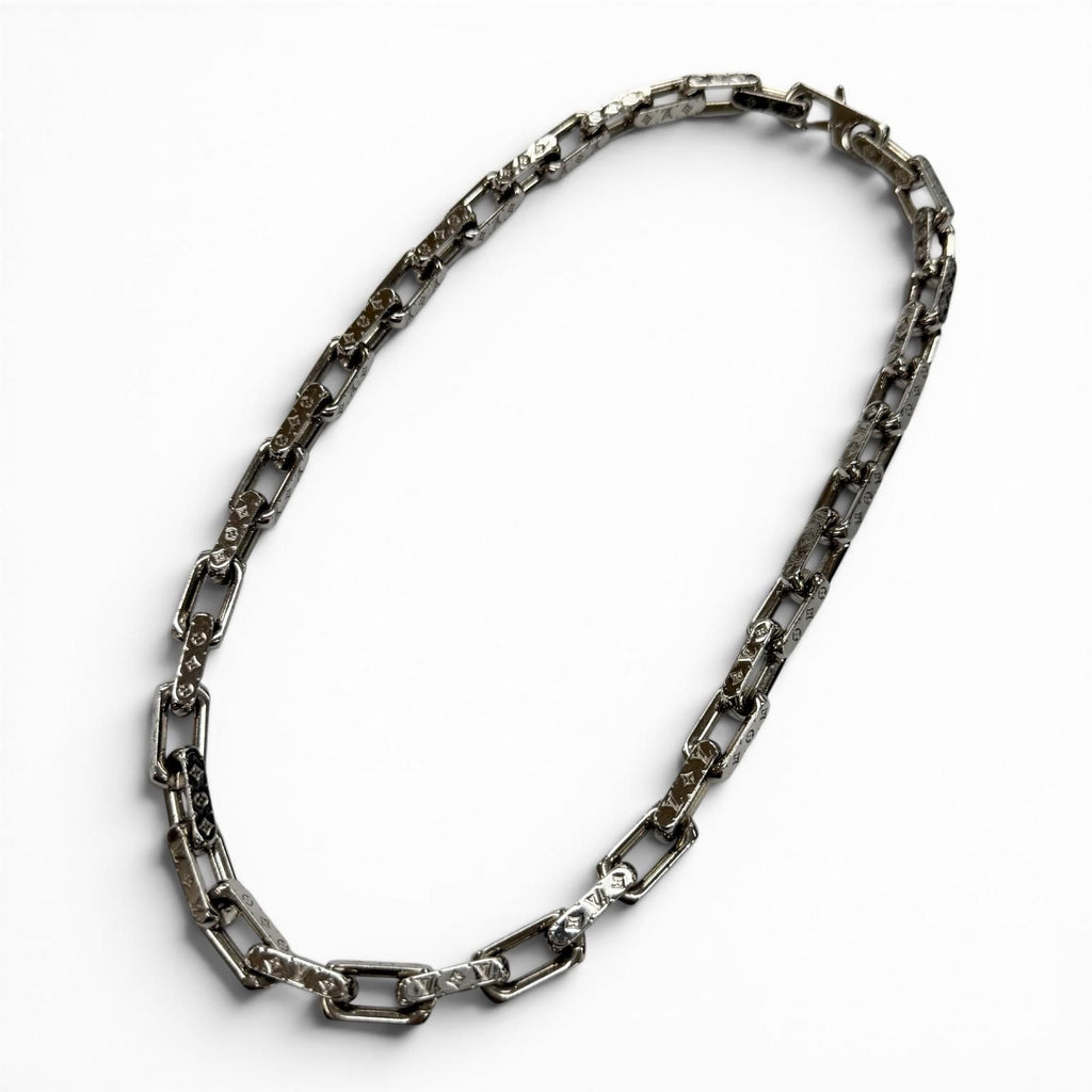Louis Vuitton Collier Chain Monogram Necklace Silver — view 3
