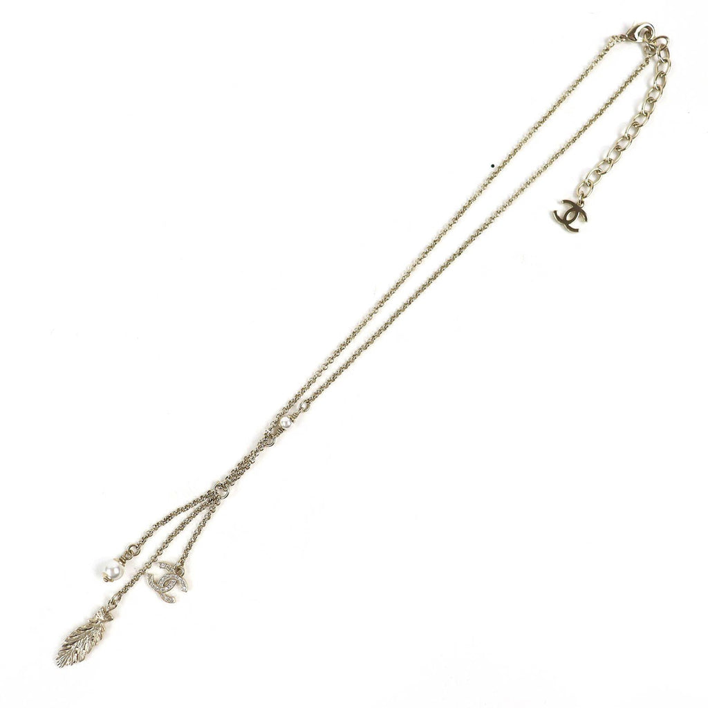 Chanel CC Logo Feather Pearl Strass Necklace Gold — view 3