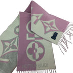 Louis Vuitton Scarf Duo Infinity Rose 95% Wool 5% Cashmere Fringe Display — view 3